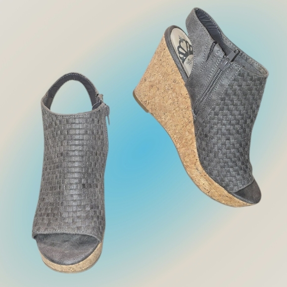 Fergalicious Rasta Woven Wedge Sandals Fergalicious By Fergie - Picture 1 of 9